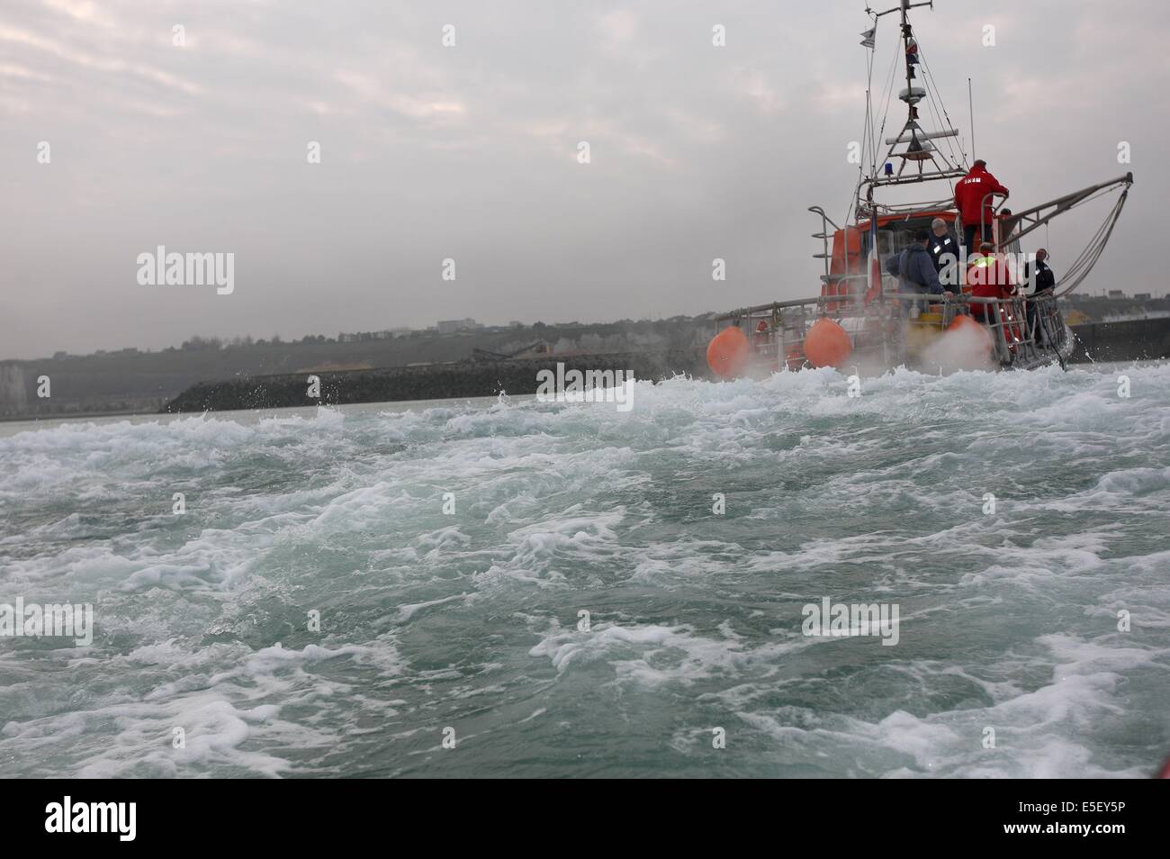 Francia, Haute Normandie, dieppe, stazione snsm, societe nationale de sauvetage en mer, canot notre dame de bonsecours, exercice en mer, Foto Stock