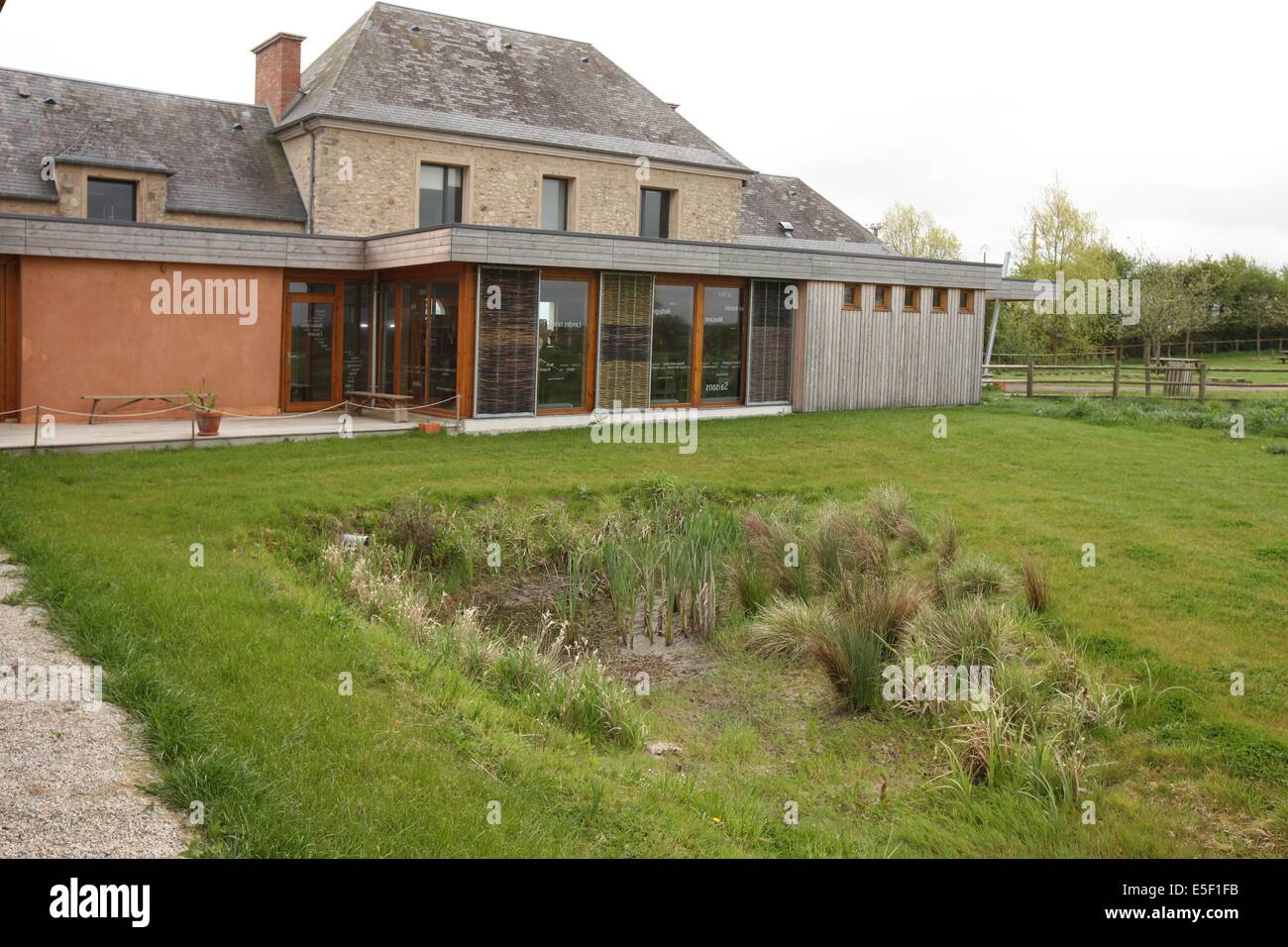 Francia, basse Normandie, manche, voyage dans les maisons de Pays du smvv, Pays saint lois, maison des marais des ponts d'ouve, Foto Stock