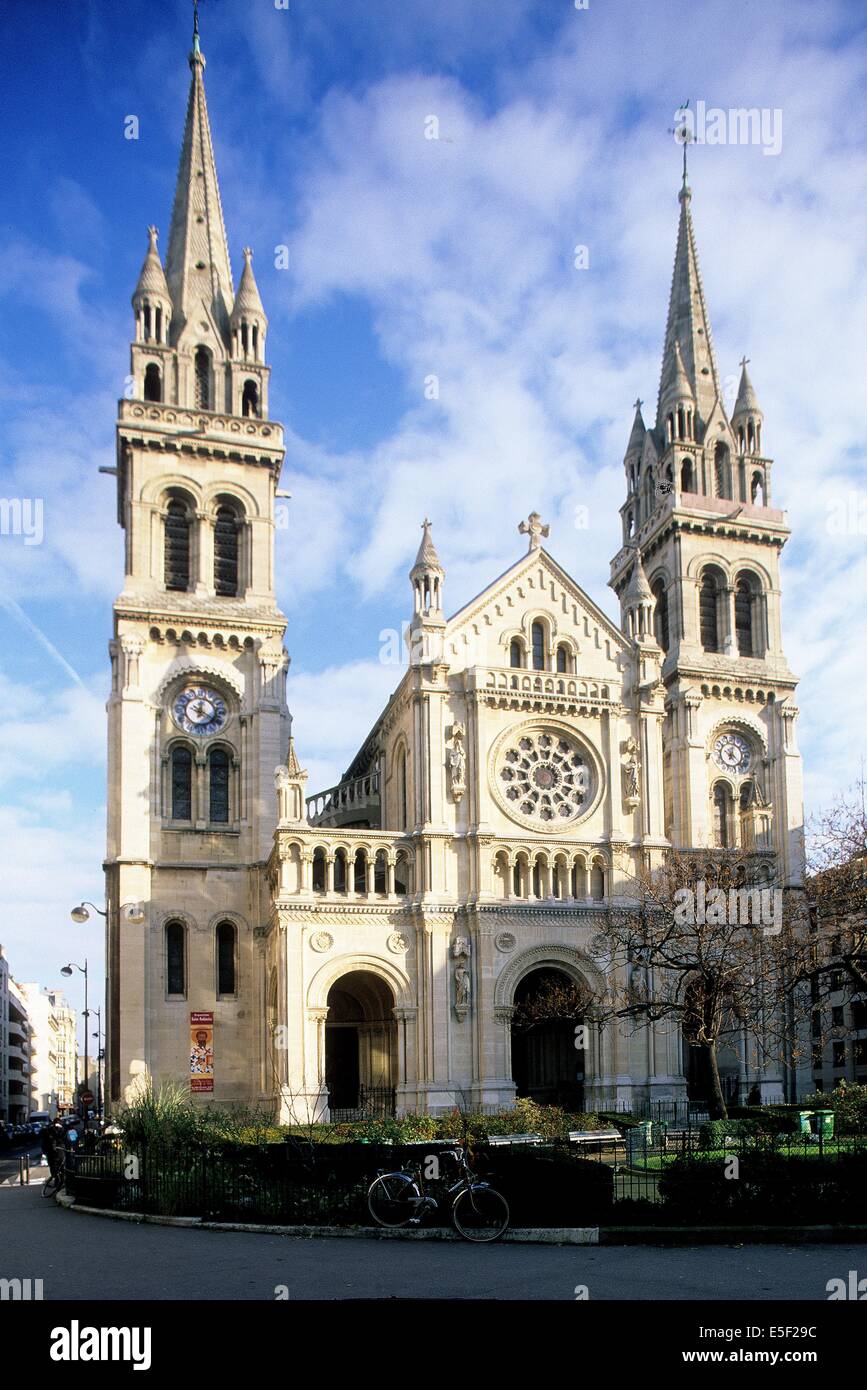 Francia, ile de france, parigi 11e circondario, 71 boulevard voltaire, eglise saint ambroise, facciata di dettaglio, rosa, statue, scultura, architettura theodore ballu, Foto Stock