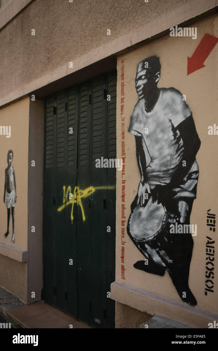 Francia, ile de france, parigi 13e circondario, rue de la butte aux cailles, ambiance rue, Street art, jef aerosol, Data : 2011-2012 Foto Stock