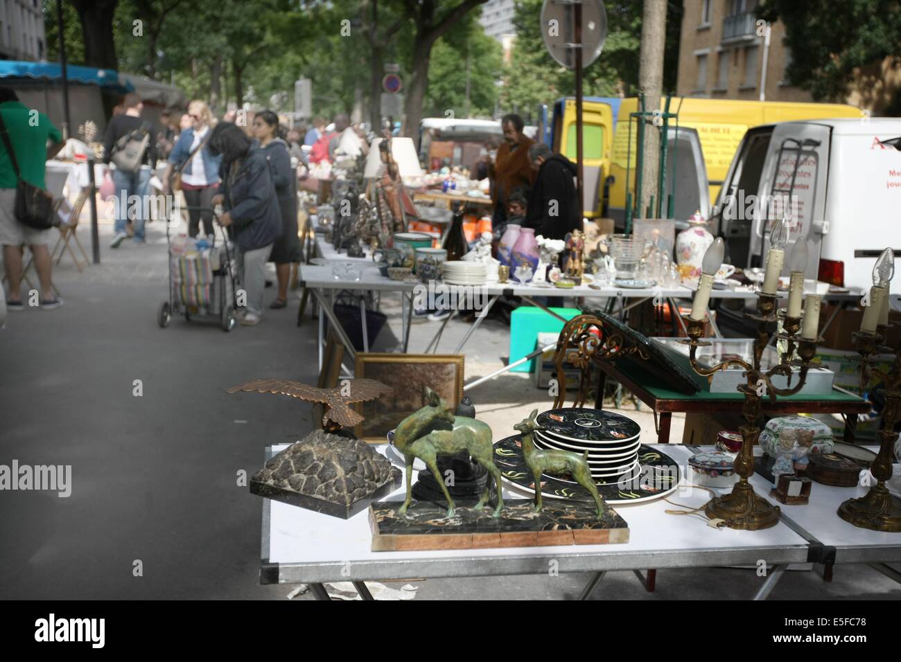 Francia, ile de france, paris, 14e circondario, metro porte de vanves, puces de vanves, antiquites, Data : 2011-2012 Foto Stock