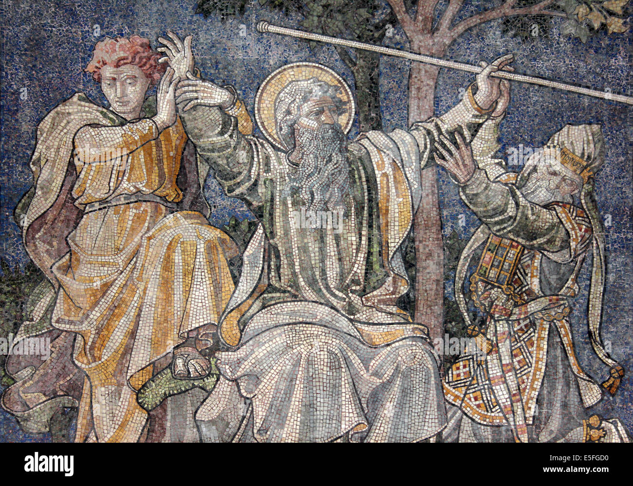 Uno dei mosaici in Chester Cathedral raffiguranti varie scene del Vecchio Testamento. Questo uno con Mosè. Foto Stock