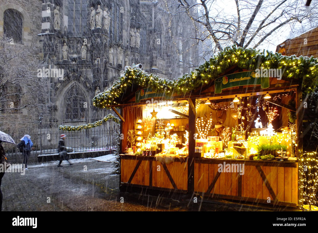 Stallo a Fiera di Natale a Aachen, Germania Foto Stock