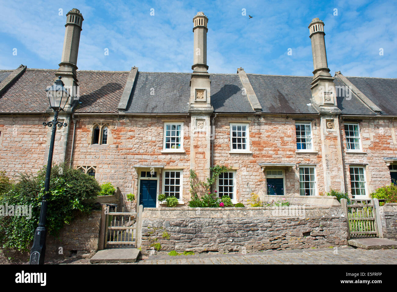 Il XIV secolo Vicari' vicino Wells Somerset in Inghilterra, la più antica strada residenziale in Europa Foto Stock