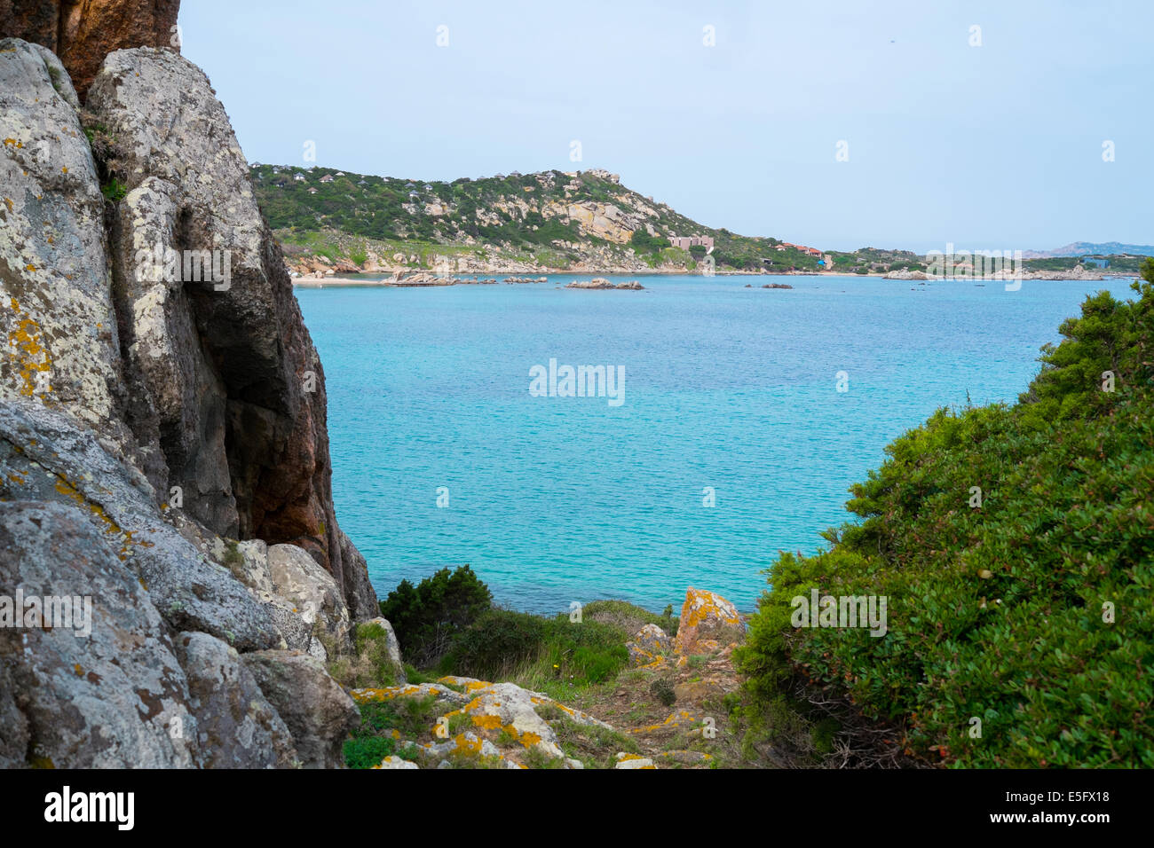Mare nell'isola della Maddalena, Sardegna, Italia Foto Stock