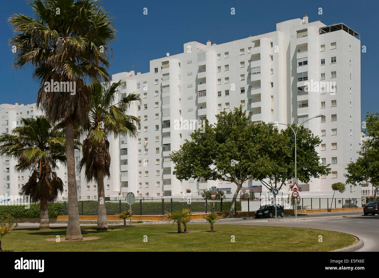 I blocchi di appartamenti El Puerto de Santa Maria, Cadice-provincia, regione dell'Andalusia, Spagna, Europa Foto Stock