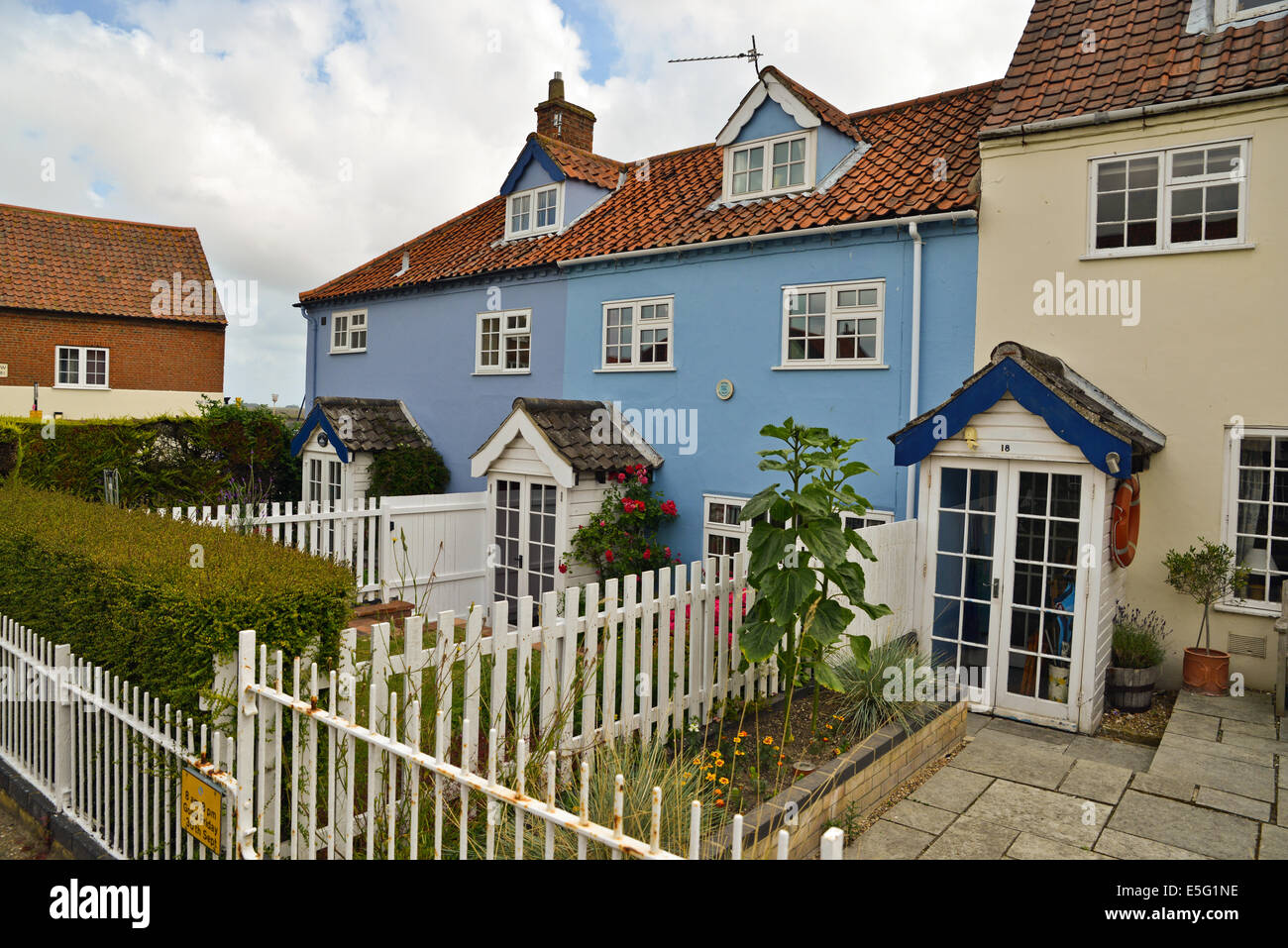 Cottage colorati in pozzetti Norfolk Regno Unito Foto Stock