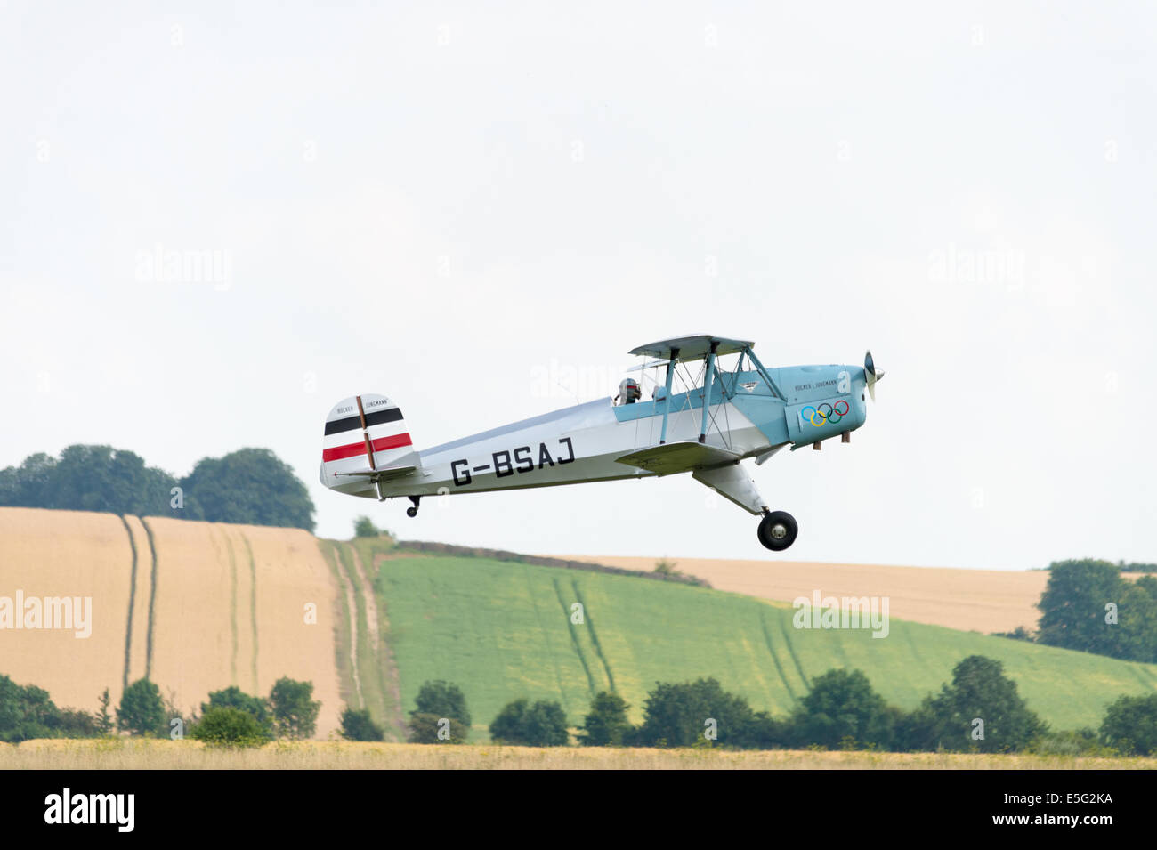 G-BSAJ Bucker Bu 131 Jungmann prendendo il largo a Duxford Foto Stock