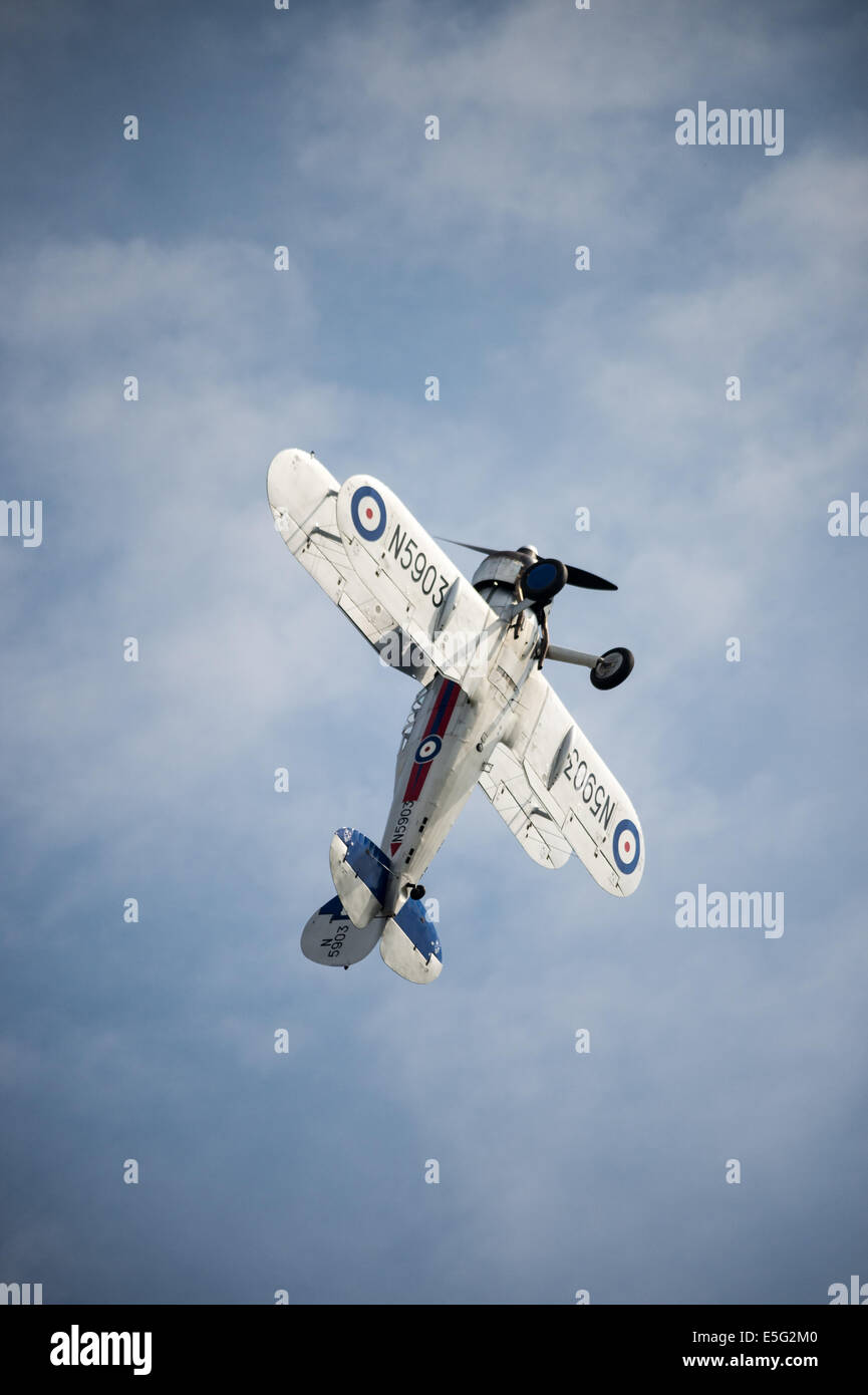 Gloster Gladiator ascendere a Duxford Flying Legends air show 2014 Foto Stock