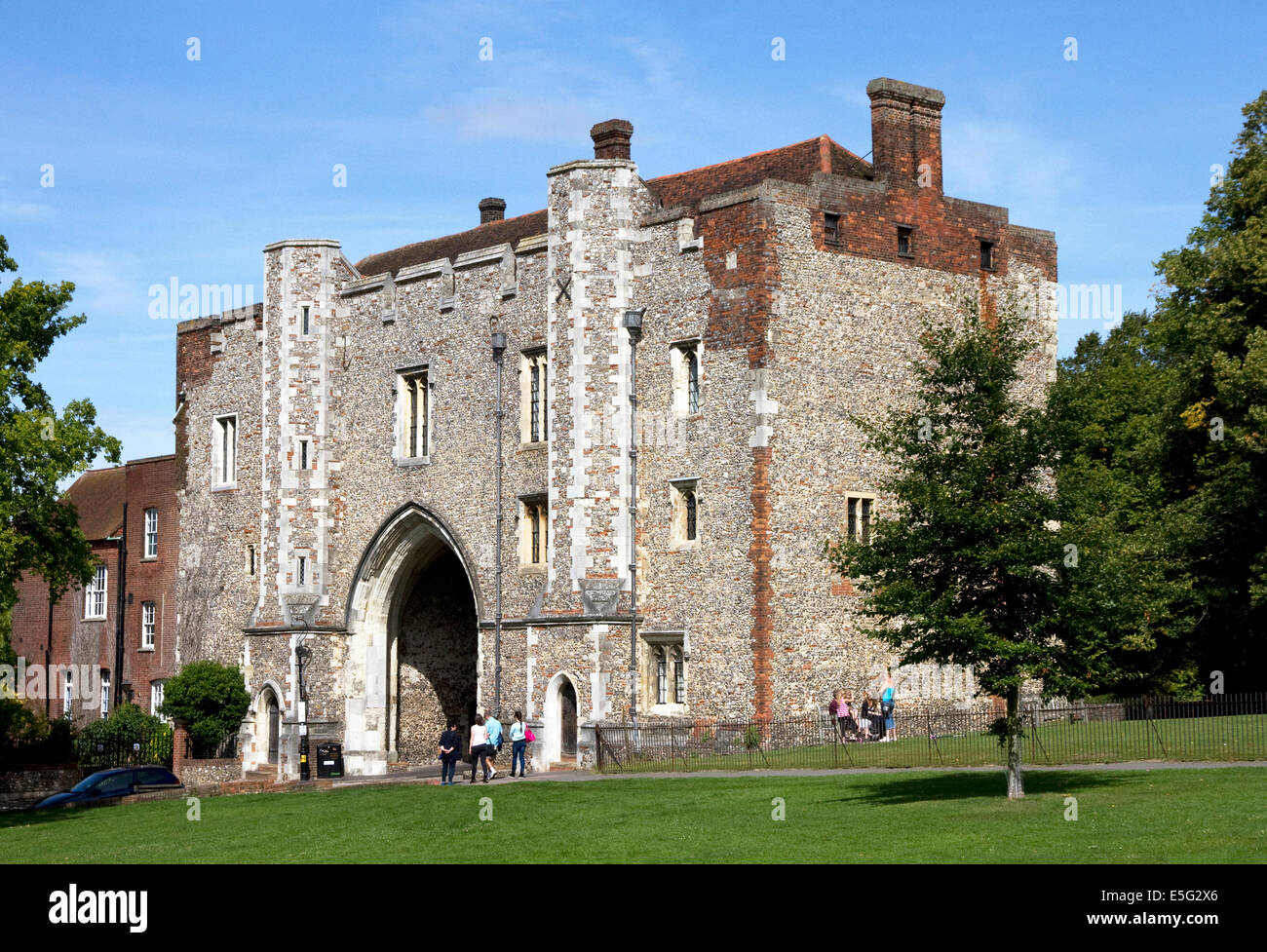 St Albans Abbey Gatehouse, precedentemente parte del monastero, poi Town Jail, ora parte di St Albans School, St Albans, Hertfordshire, Regno Unito Foto Stock