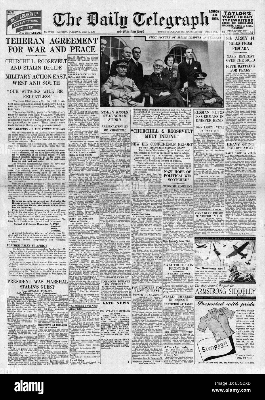 1943 Daily Telegraph front page reporting leader alleati, Winston Churchill, Franklin Roosevelt e Josef Stalin alla Conferenza di Teheran Foto Stock