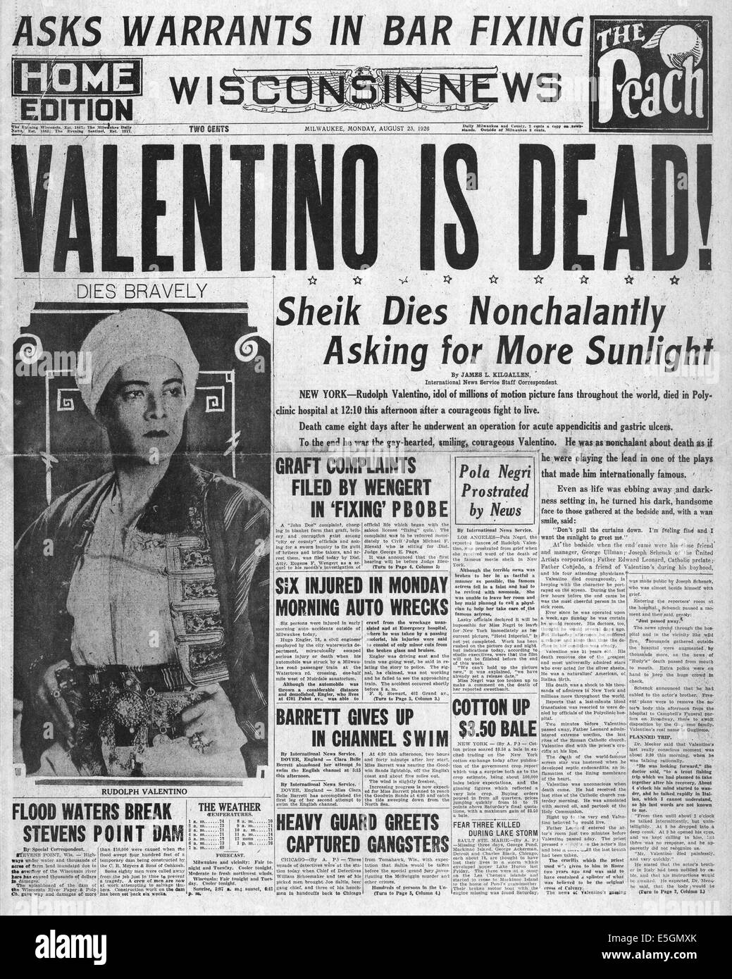 1926 News Wisconsin (USA) pagina anteriore segnalato la morte di Rodolfo Valentino Foto Stock