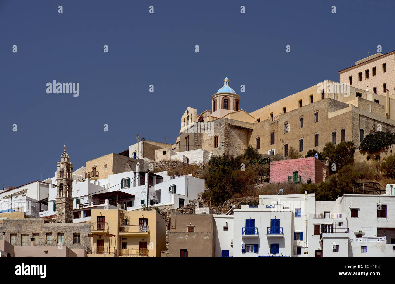 Ano Syros città medievale, la Chiesa Cattolica Romana quartiere di Syros Island e le principali comunità cattolica della Grecia Foto Stock