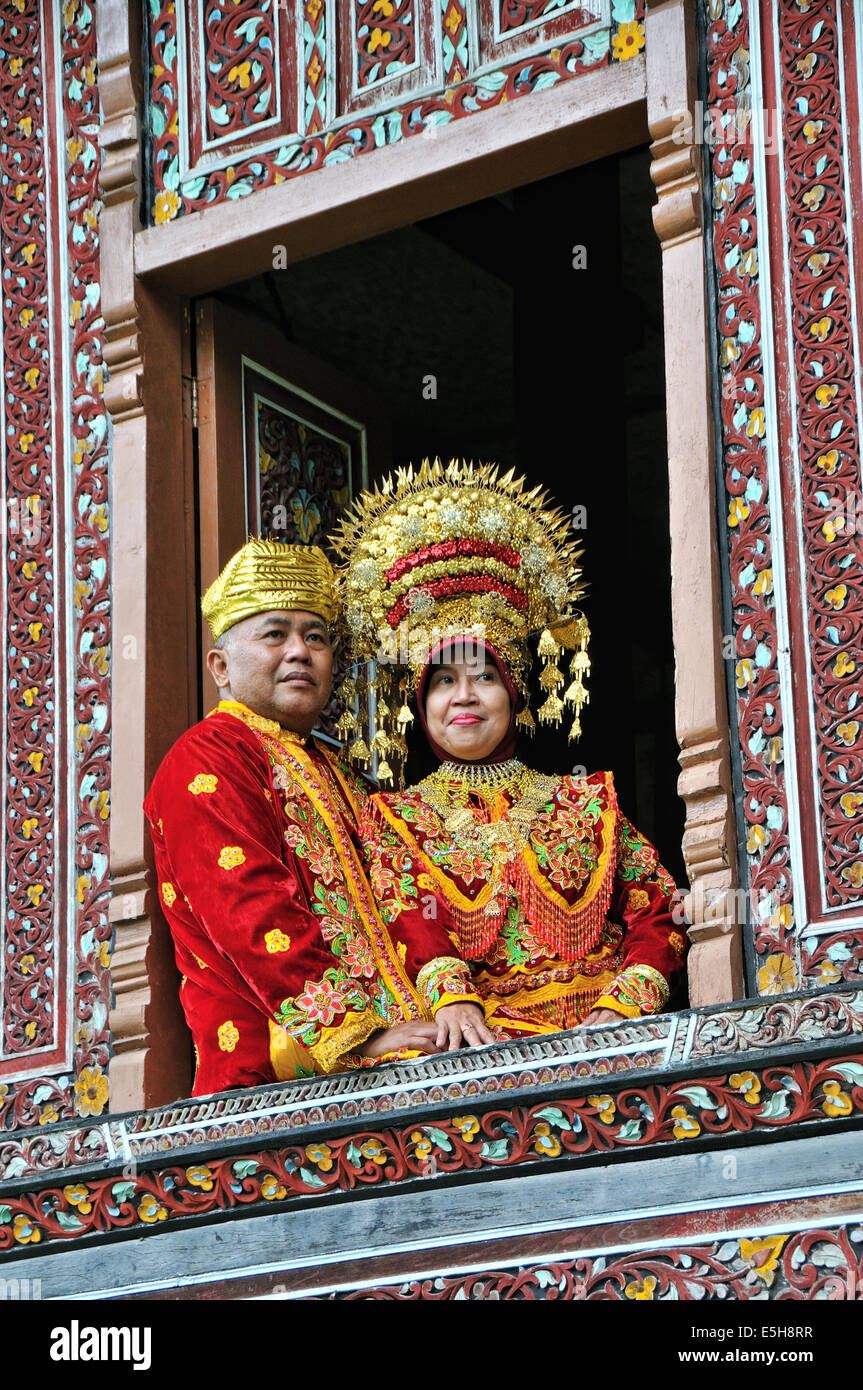 Sposa Minangkabau, a sud di Sumatra, Palembang, Indonesia. Foto Stock