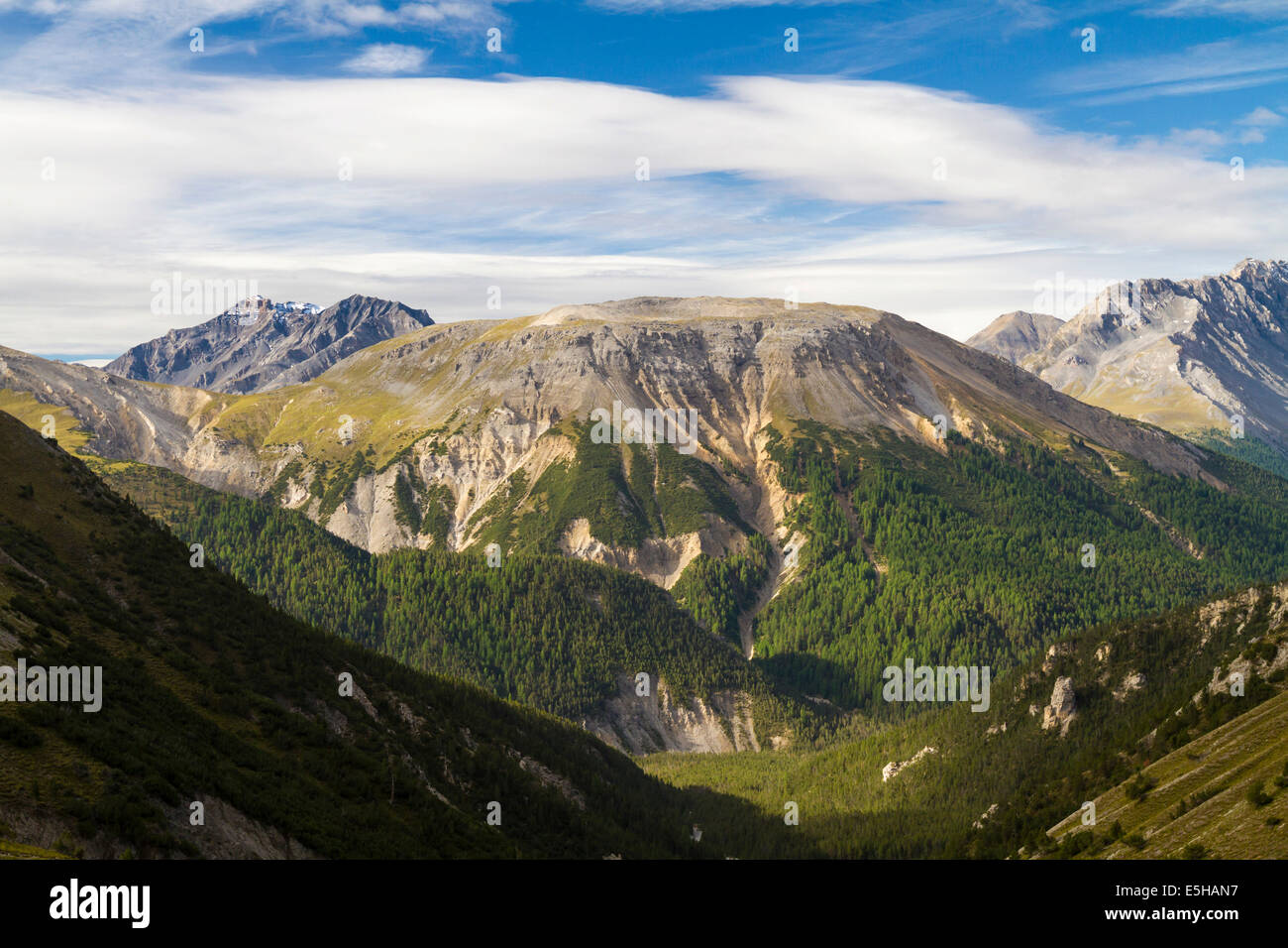 Il Munt la Shera, vista dalla Val dal Botsch, Parco Nazionale Svizzero, Grigioni, Svizzera Foto Stock