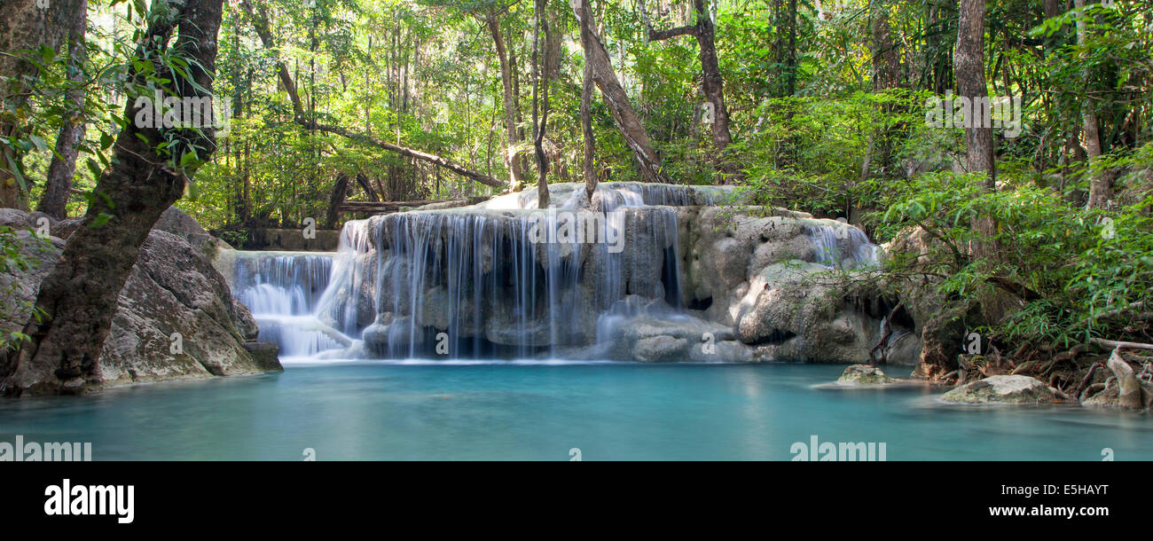 Erawan scende al Parco Nazionale di Erawan, Thailandia Foto Stock