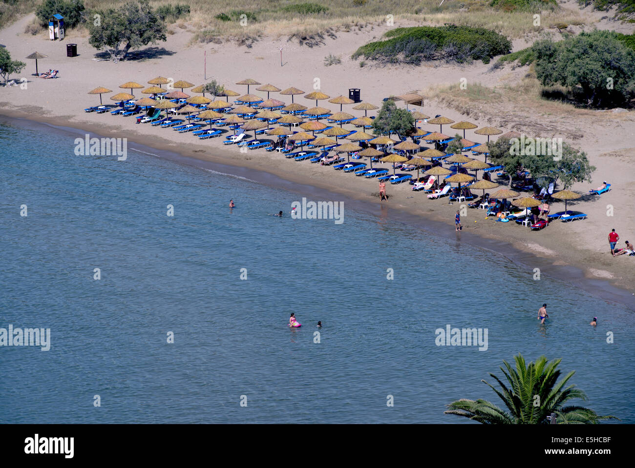 Galissas beach, una delle più cosmopolite e organizzati in Syros Island, Cicladi Grecia Foto Stock