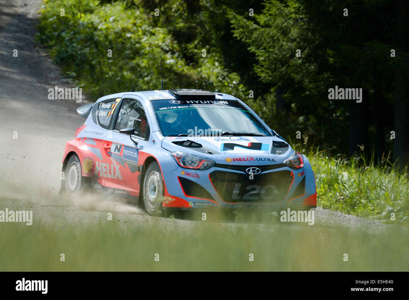 Jyväskylä, Finlandia. 31 Luglio, 2014. Thierry Neuville (BEL) con il suo co-pilota Nicolas Gilsoul (BEL) nella loro Hyundai i20 WRC SS7 Kakaristo venerdì 1 agosto 2014. Jyväskylä, Finlandia Credito: Markku Heikkilä/Alamy Live News Foto Stock