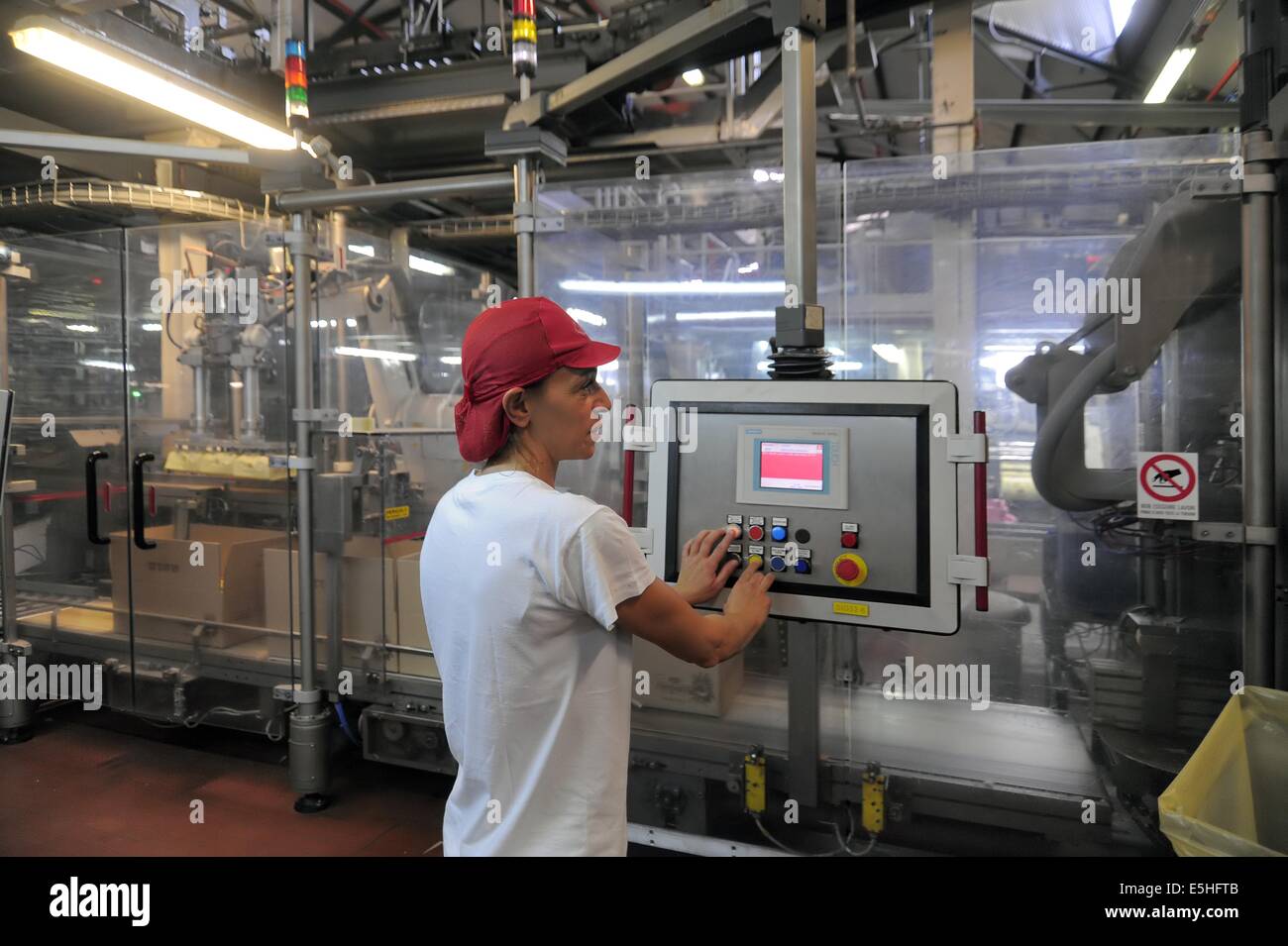 Novara (Italia), Pavesi impianto (Gruppo Barilla), la linea di produzione di biscotti, reparto confezionamento Foto Stock