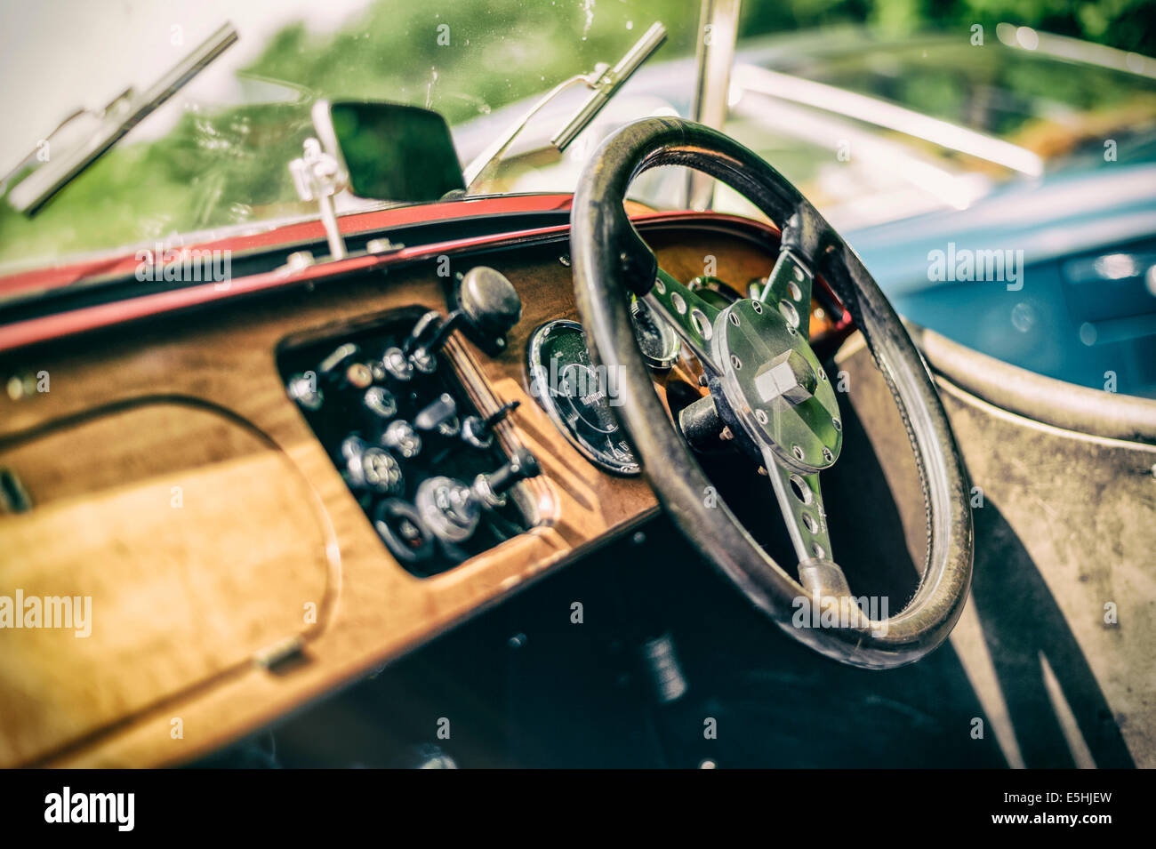 Volante e sul cruscotto di una Morgan 4, auto d'epoca, Germania Foto Stock