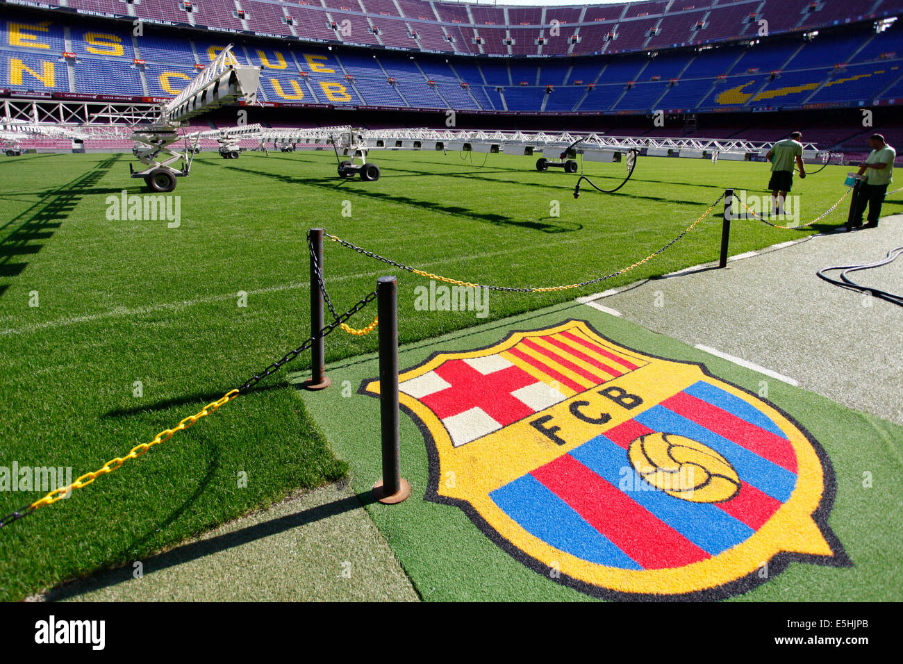 Camp Nou Stadium, il logo del FC Barcelona, ​​Barcelona, Catalogna, Spagna Foto Stock