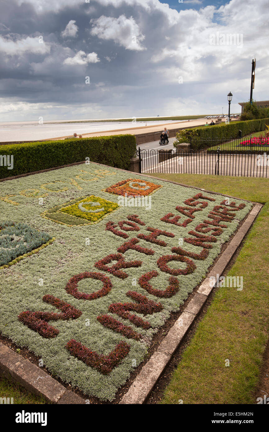 Regno Unito, Inghilterra, Lincolnshire, Cleethorpes, lungomare, benvenuto a nord-est di Lincolnshire display floreali Foto Stock