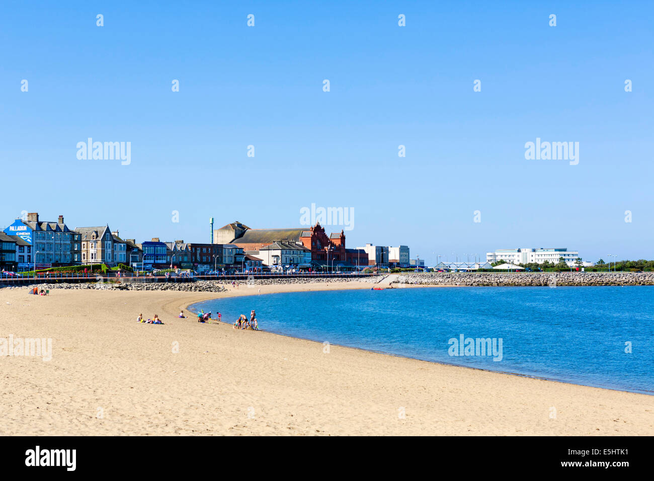 Spiaggia di alta marea, Morecambe, Lancashire, Regno Unito Foto Stock