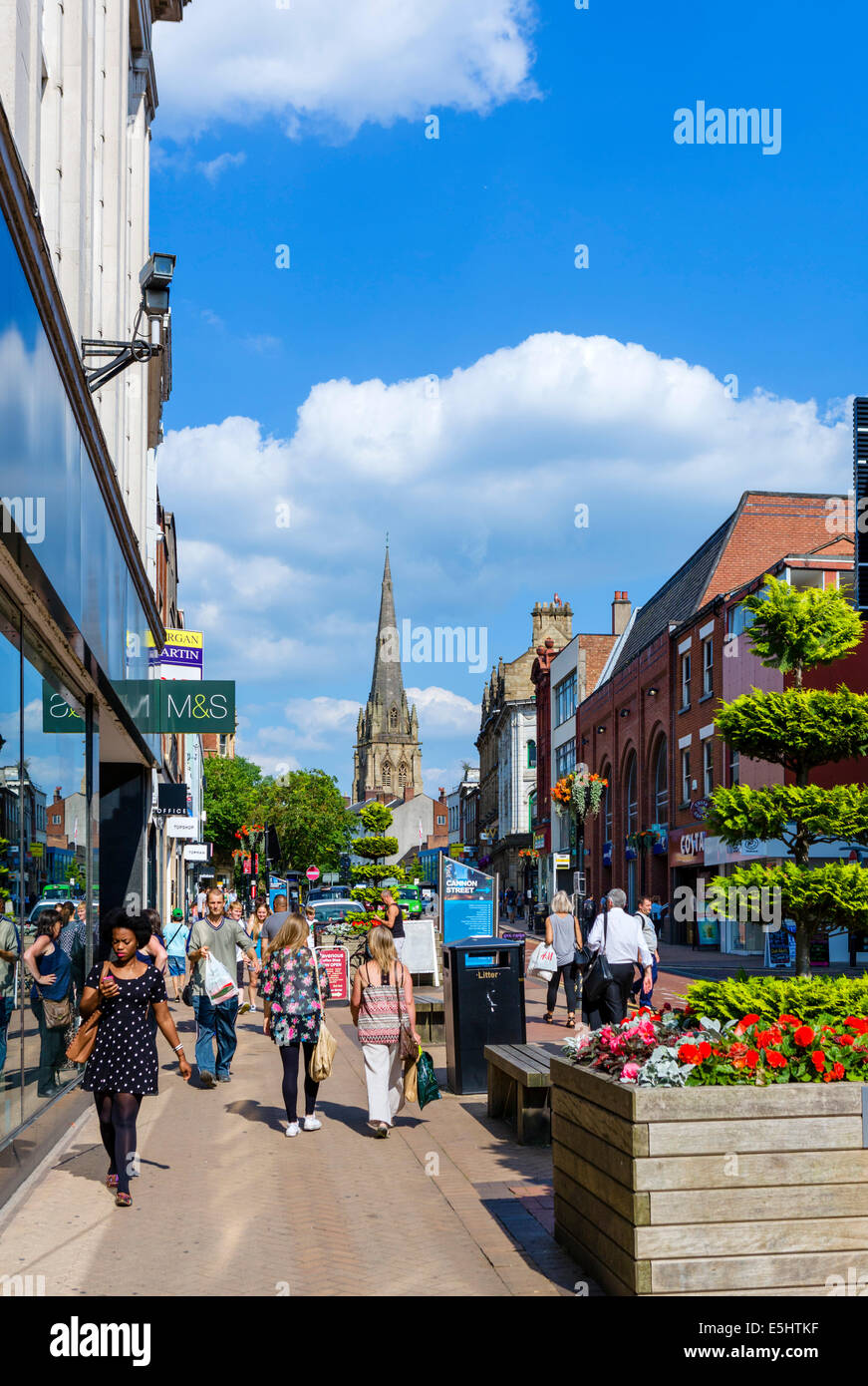 Negozi di Fishergate nel centro della città, Preston, Lancashire, Regno Unito Foto Stock