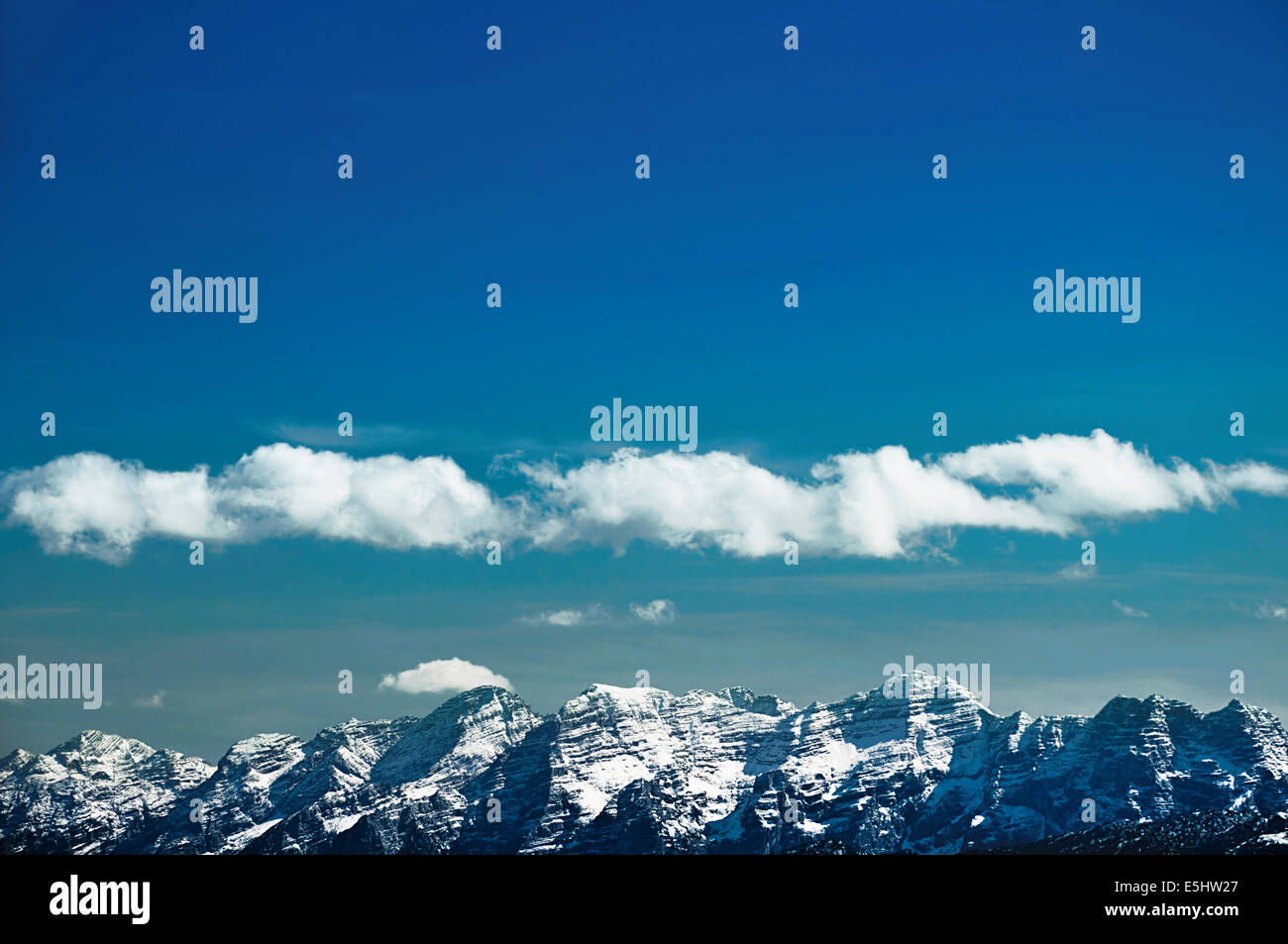 Panorama di montagna nelle Alpi Foto Stock