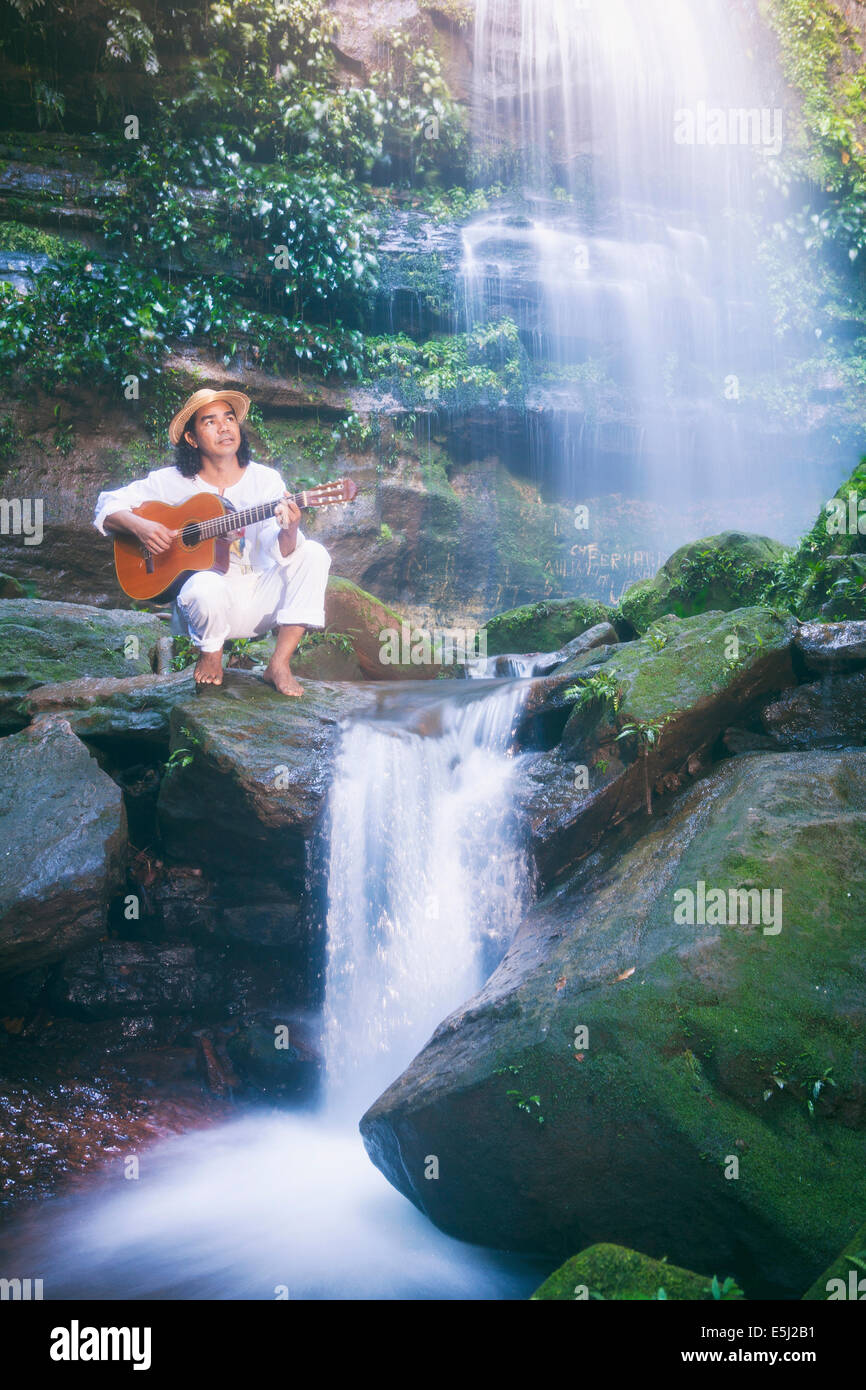 Musicista brasiliano Doriva a casa in Tocantins Foto Stock
