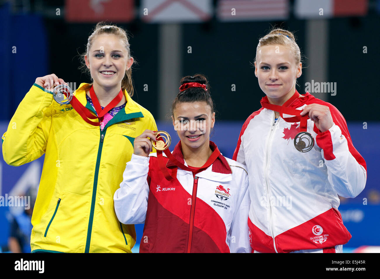 SSE Hydro, Glasgow, Scozia, Regno Unito, venerdì, 1 agosto 2014. Glasgow 2014 Commonwealth Games, Ginnastica artistica femminile finale individuale del piano, cerimonia di Medaglia. Da sinistra a destra. Lauren Mitchell Australia Silver, Claudia Fragapane England Gold, Elisabeth Black Canada Bronze Foto Stock