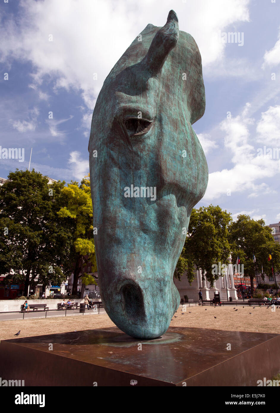 'Cavallo all' acqua da Nic Fiddian-Green (bronzo, 2010) a Marble Arch, Londra Foto Stock