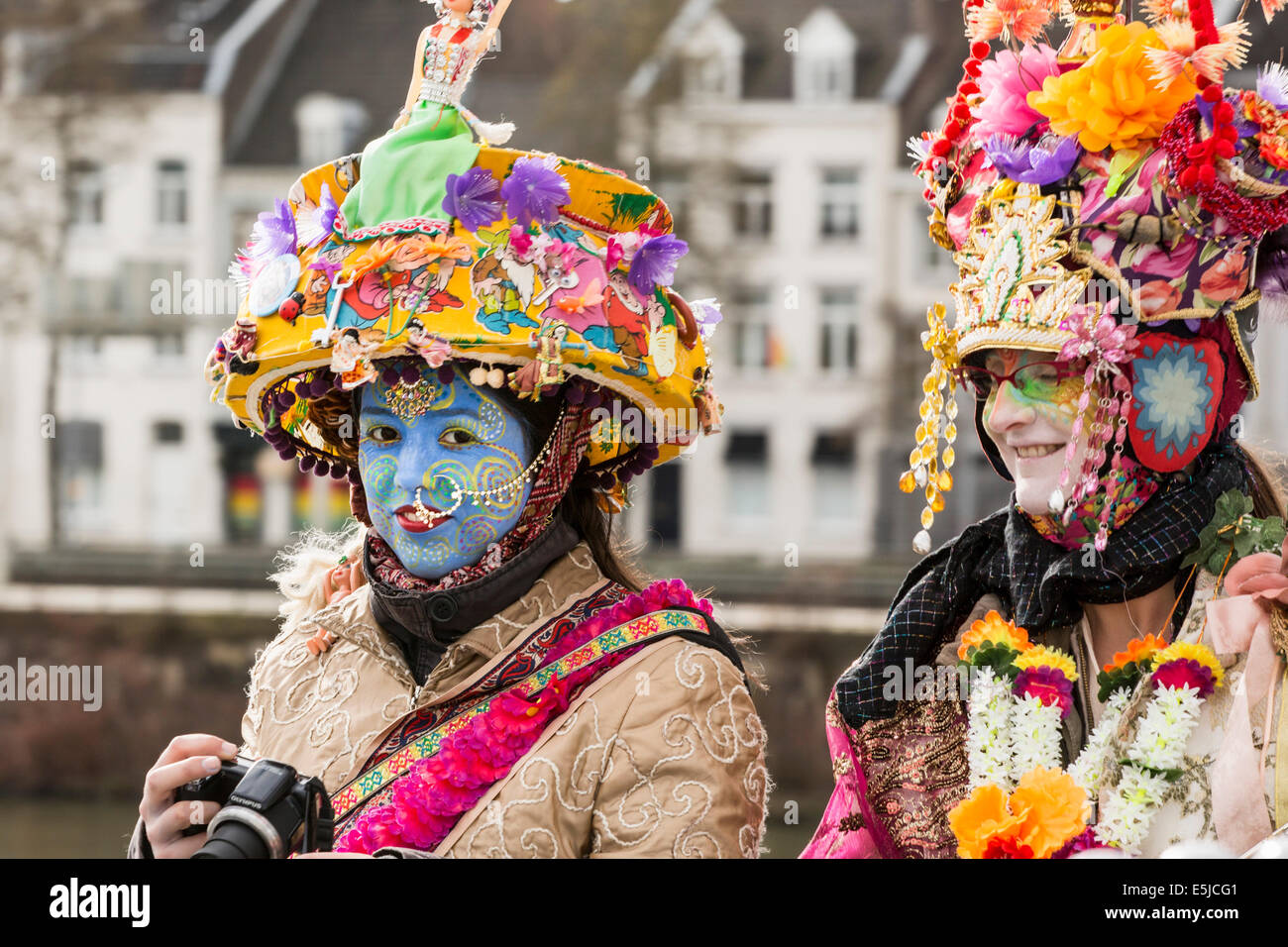 Paesi Bassi, Maastricht, festa di carnevale, la gente in costume Foto Stock
