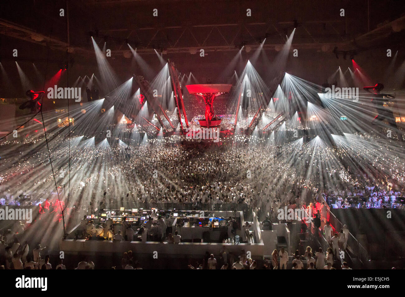 Holland, sensazione. Premiere "Benvenuto all'Pleasuredome' Amsterdam Arena. Il 5 luglio 2014. DJ Nicky Romero. Solo uso editoriale Foto Stock