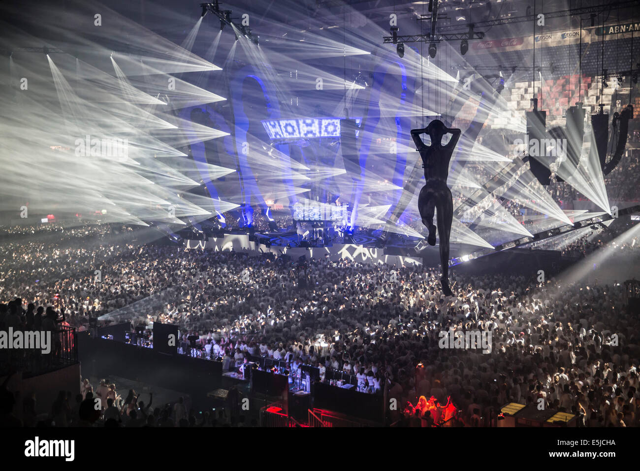 Holland, sensazione. Premiere "Benvenuto all'Pleasuredome' Amsterdam Arena. Il 5 luglio 2014. DJ Nicky Romero. Solo uso editoriale Foto Stock