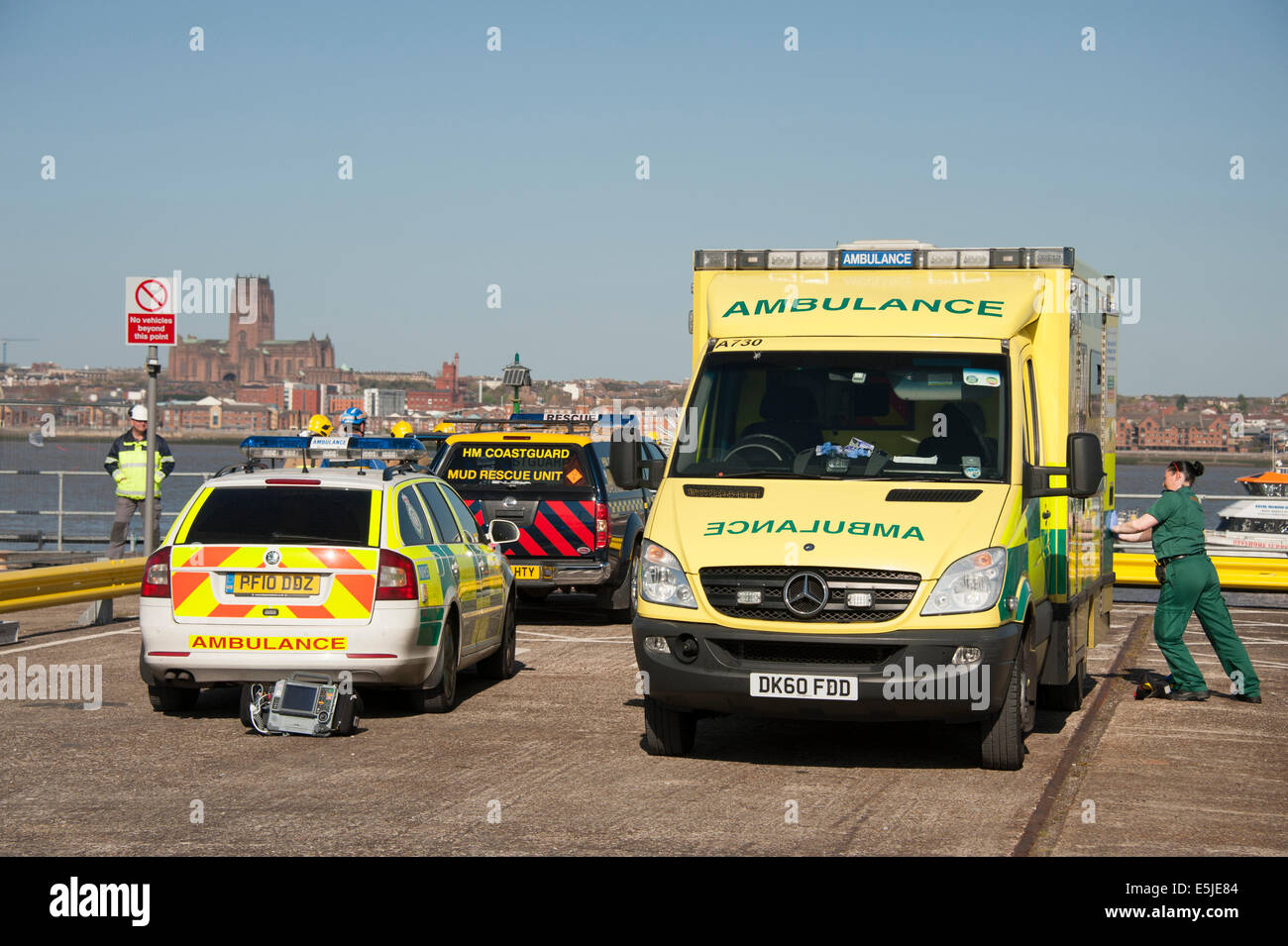 Ambulanza RRV paramedico risposta veloce auto acqua Foto Stock