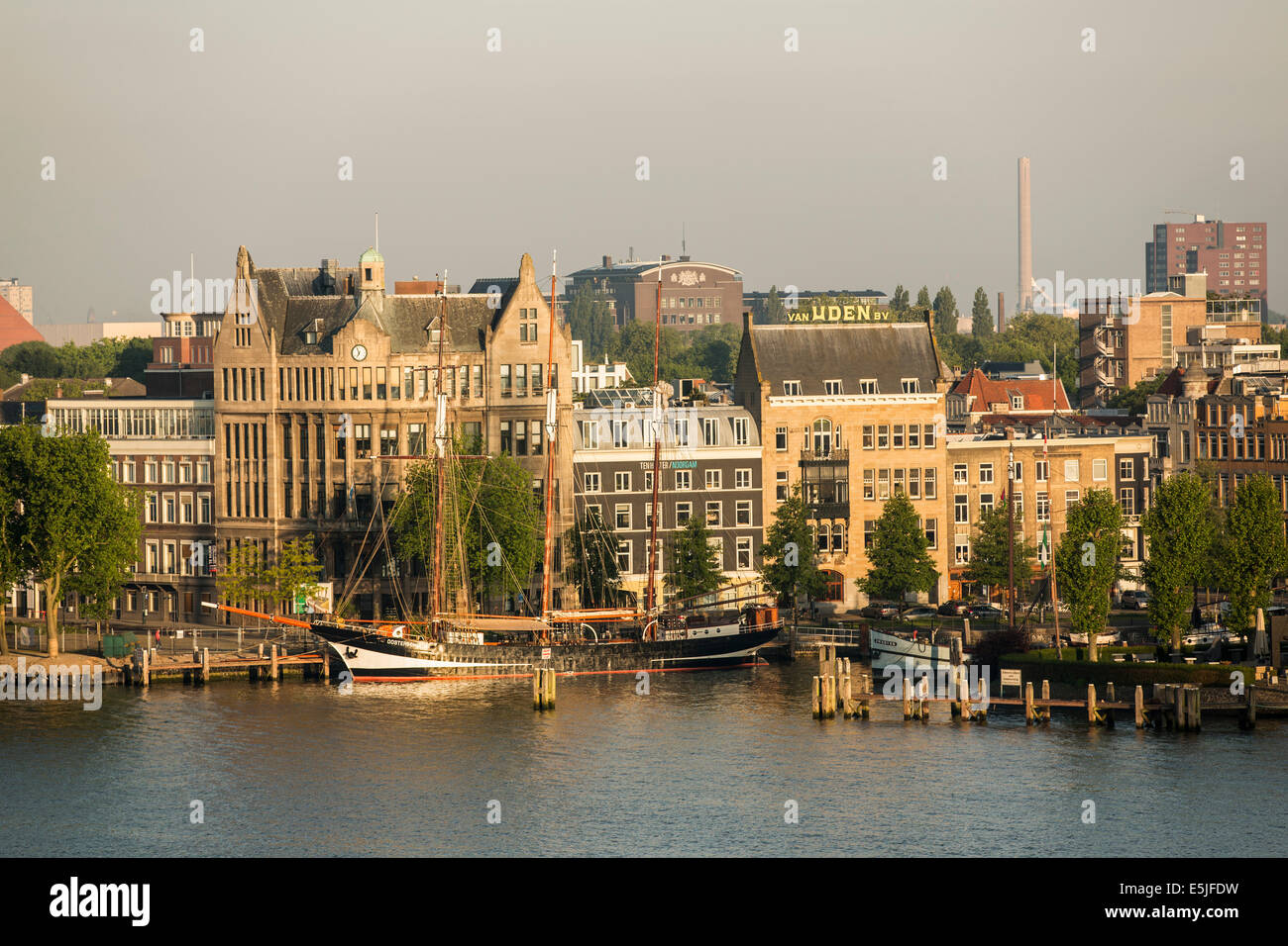 Paesi Bassi, Rotterdam, Veerhaven, Porto vintage navi a vela. Sinistra famosa nave chiamata Oosterschelde Foto Stock
