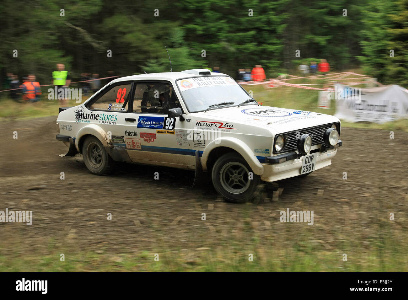 La Scozia. 2 agosto, 2014. John O'Kane e George Finlayson nella loro Ford Escort Mk2 sull'Gartly Moor fase di Speyside tappe del rally, Scozia. Sabato 2 agosto 2014. Credito: Malcolm gallone/Alamy Live News Foto Stock