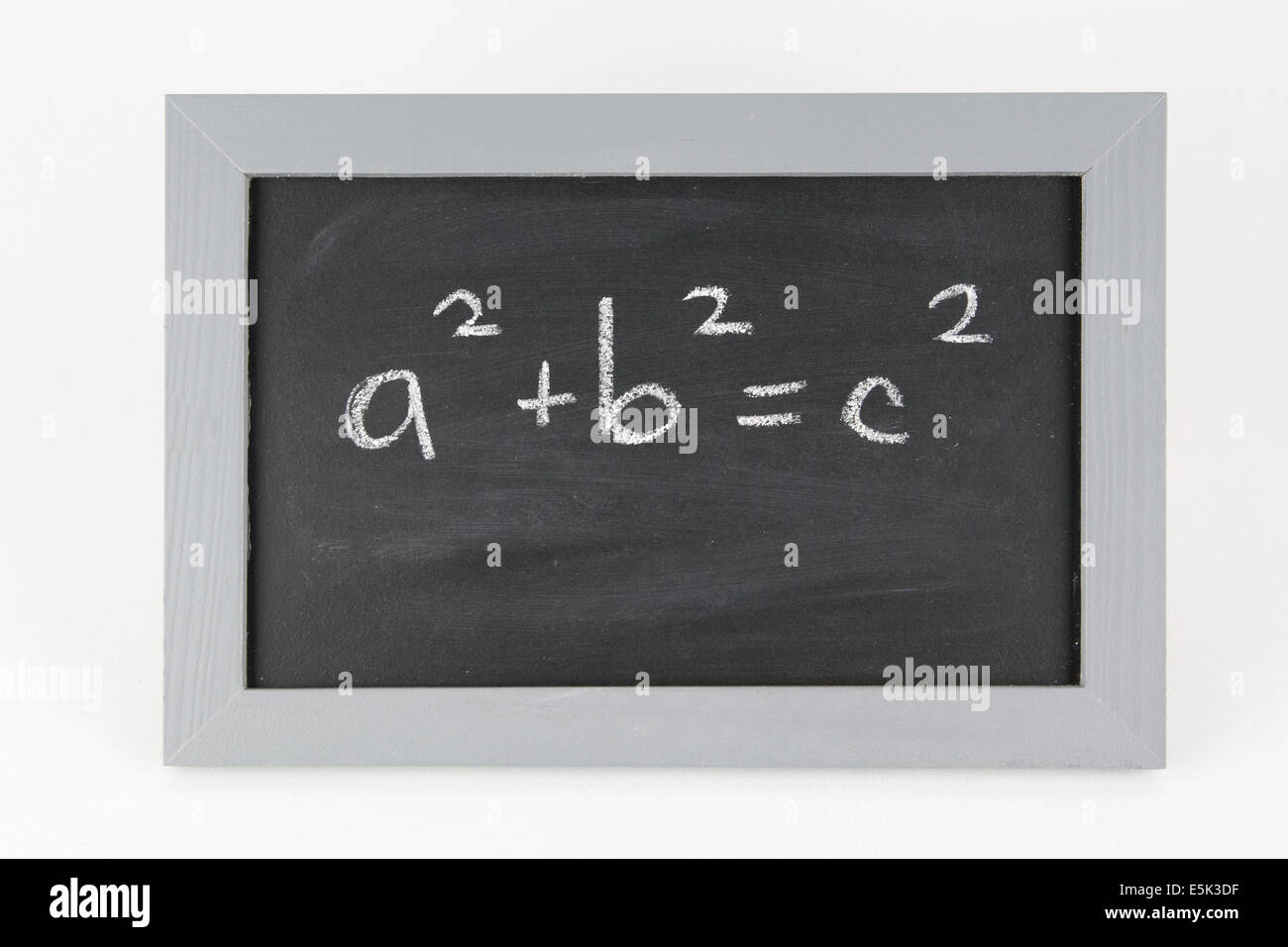 Tafel abc Pitagora Satz des Kreide Schule Schultafel Schulkreide Schulkinder schreiben Rechnen Mathe Zahl Zahlen gleich plus e Foto Stock