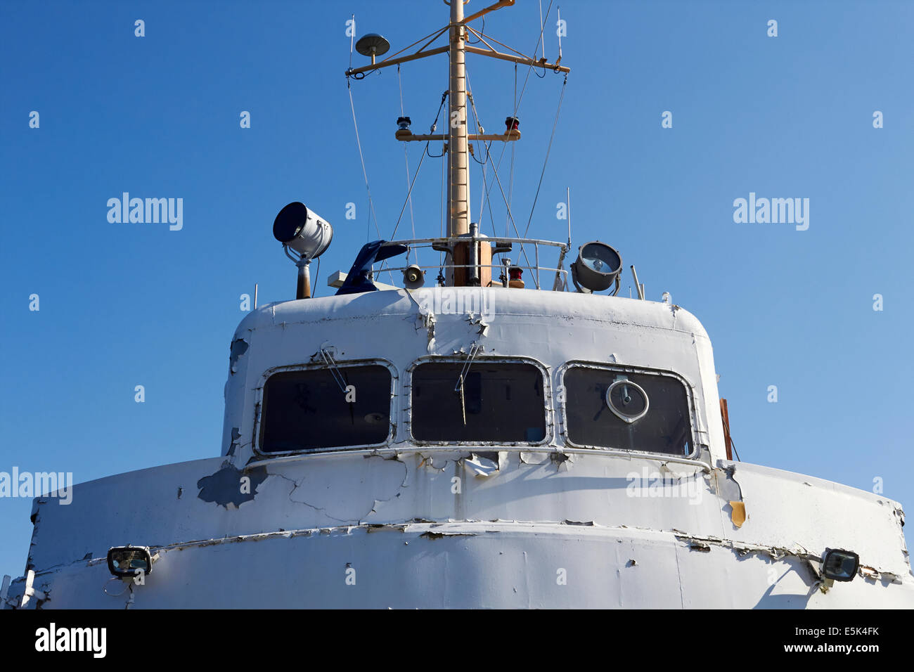 Abbandonata la nave di crociera bridge windows Foto Stock