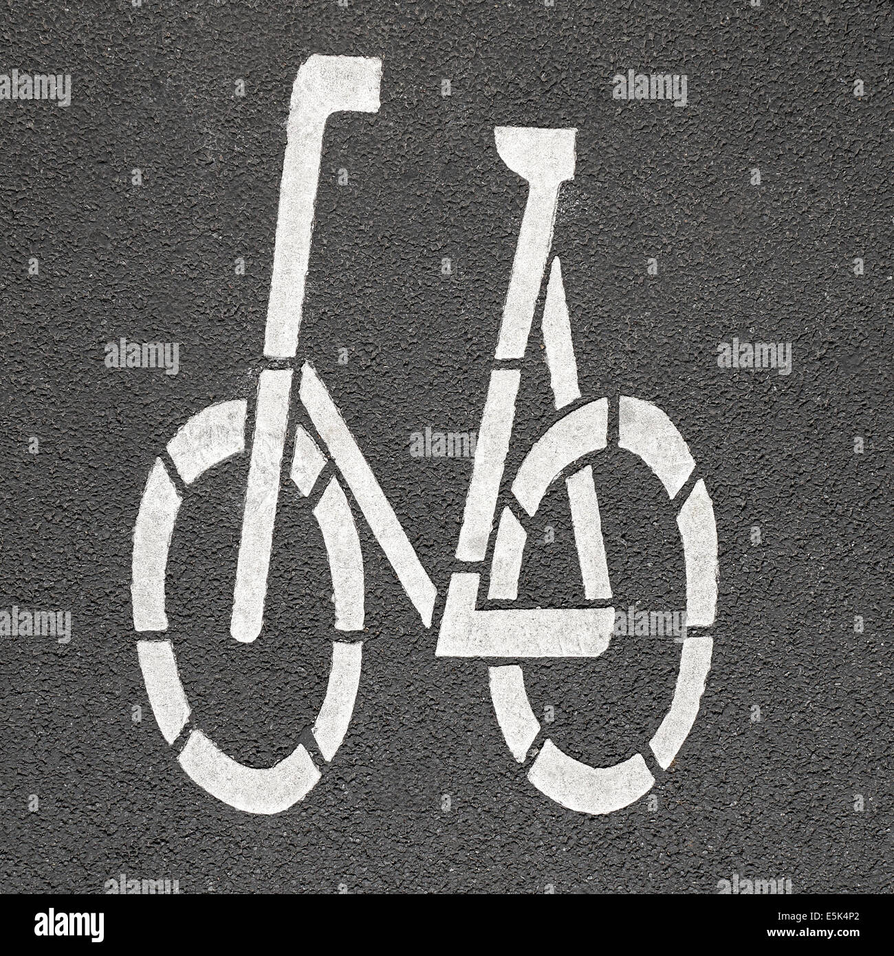 Pittogramma di bicicletta dipinta su asfalto Foto Stock
