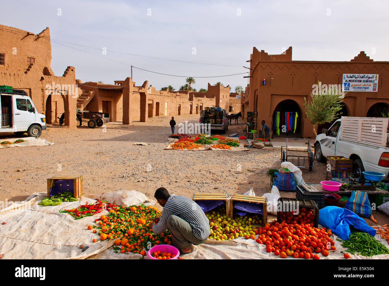 Oulad Driss mercato Vegtable.Paul Street,Travel & fotografo di paesaggio,Sud del Marocco,confina deserto del Sahara & Algeria Foto Stock