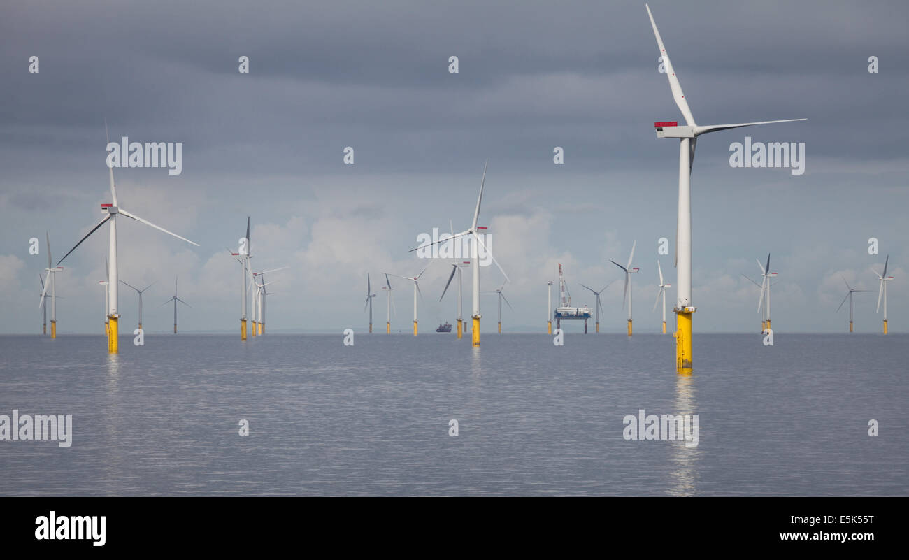 Gwynt y Mor del parco eolico offshore al largo delle coste del Galles del Nord durante la fase di costruzione della primavera 2014 Foto Stock