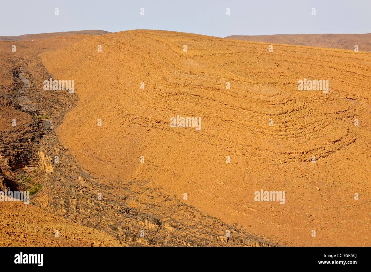Tiz-n-Tin-Ififft pass,Valle di Draa Fiume,Paolo Street,Travel & fotografo di paesaggio,Sud del Marocco,confina deserto del Sahara Foto Stock