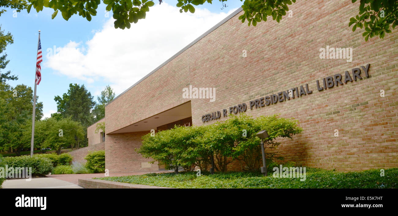 ANN Arbor, MI - 24 giugno: Il Gerald Ford presidential library di Ann Arbor, MI mostrato il 24 giugno 2014, include 24 milioni di pagine Foto Stock