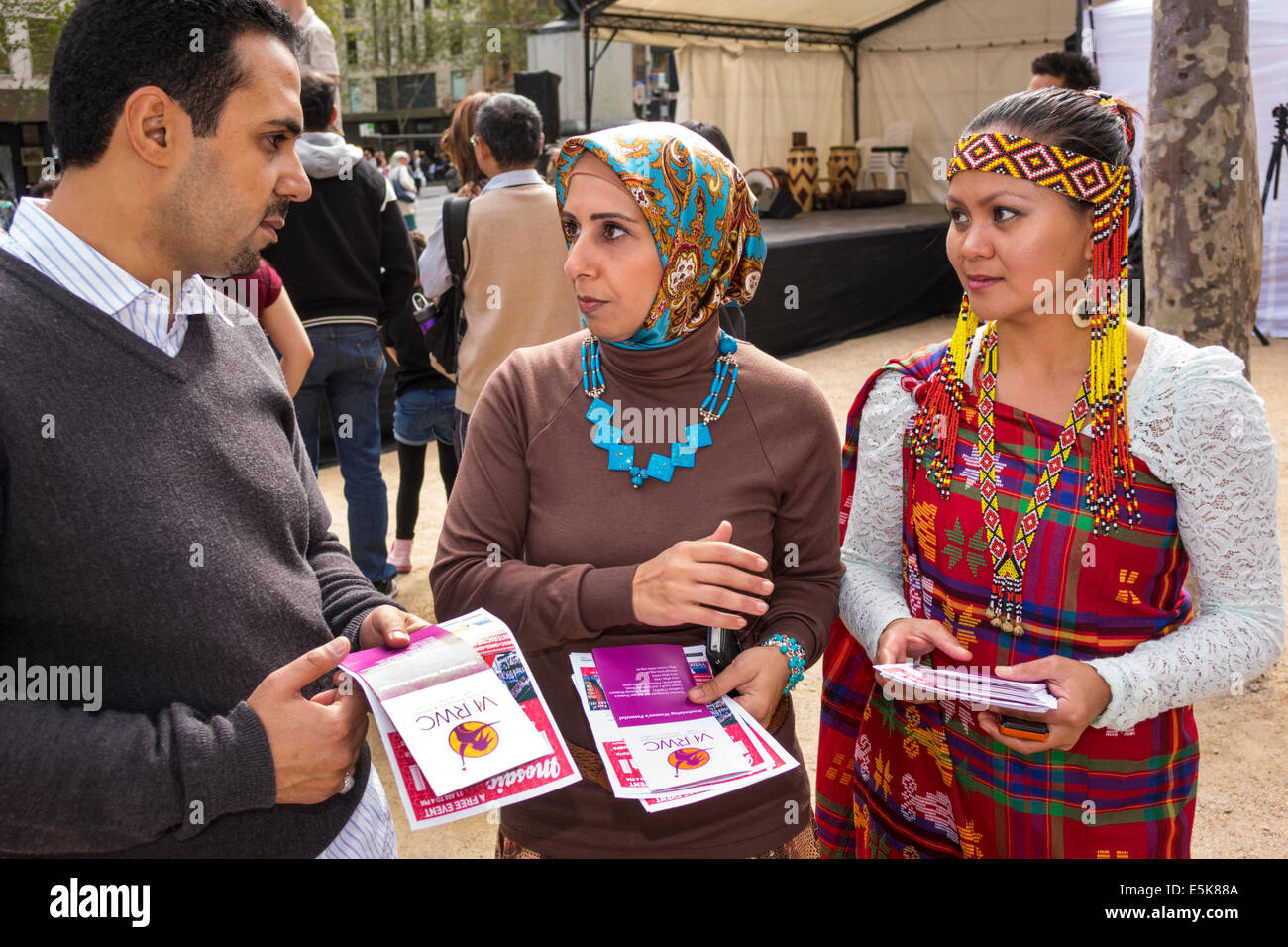 Melbourne Australia,Swanston Street,City Square,Lord Mayor's Student Welcome,orientation,Victorian Immigrant & Refugee Women’s Coalition,VIRWC,Asian w Foto Stock