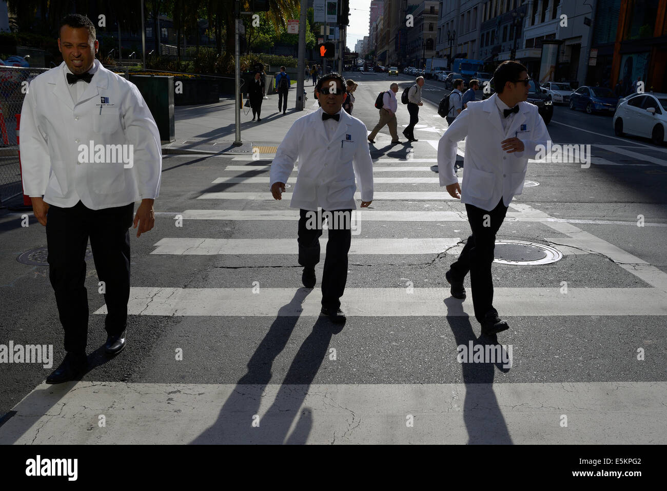 Servizio parkers o camerieri cross street di san francisco Foto Stock