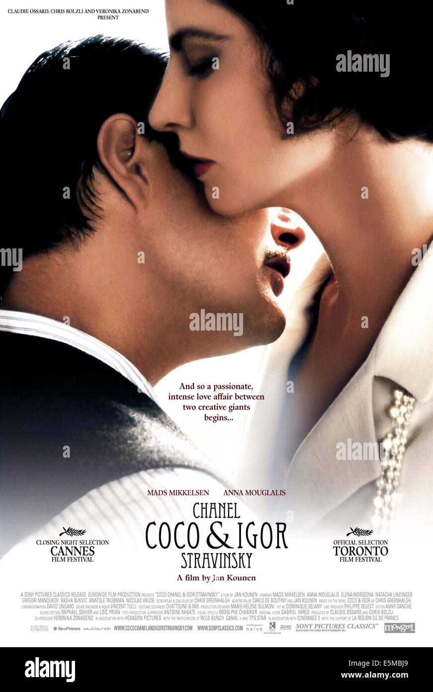 COCO CHANEL & Igor Stravinsky, (aka Coco Chanel e Igor Stravinsky), da sinistra: Mads Mikkelsen come Igor Stravinsky, Anna Foto Stock