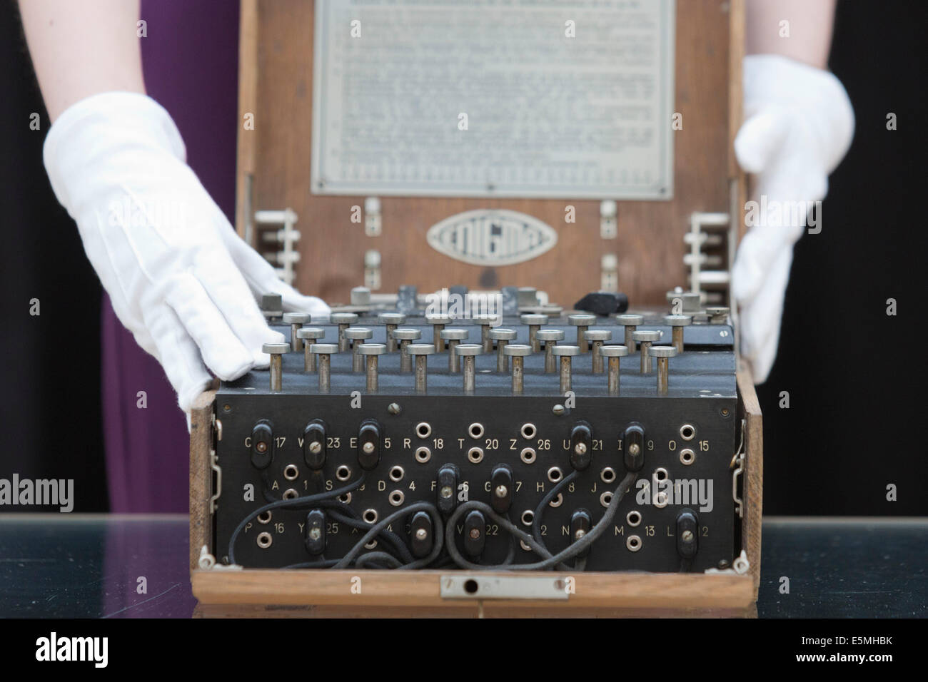 Casa d'aste Christie's presenta gli elementi dal 'al di fuori dell'ordinario" vendita, Londra, Regno Unito. Il tedesco Enigma cipher machine Foto Stock