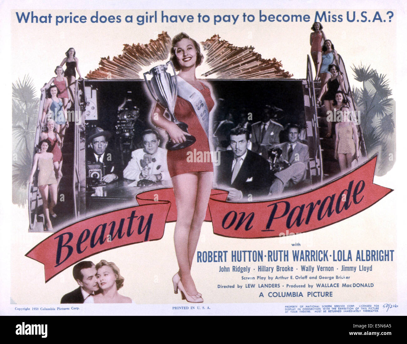 Bellezza su PARADE, Lola Albright (centro permanente), in basso da sinistra: Robert Hutton, Lola Albright, posteriori seduti da sinistra: Wally Foto Stock